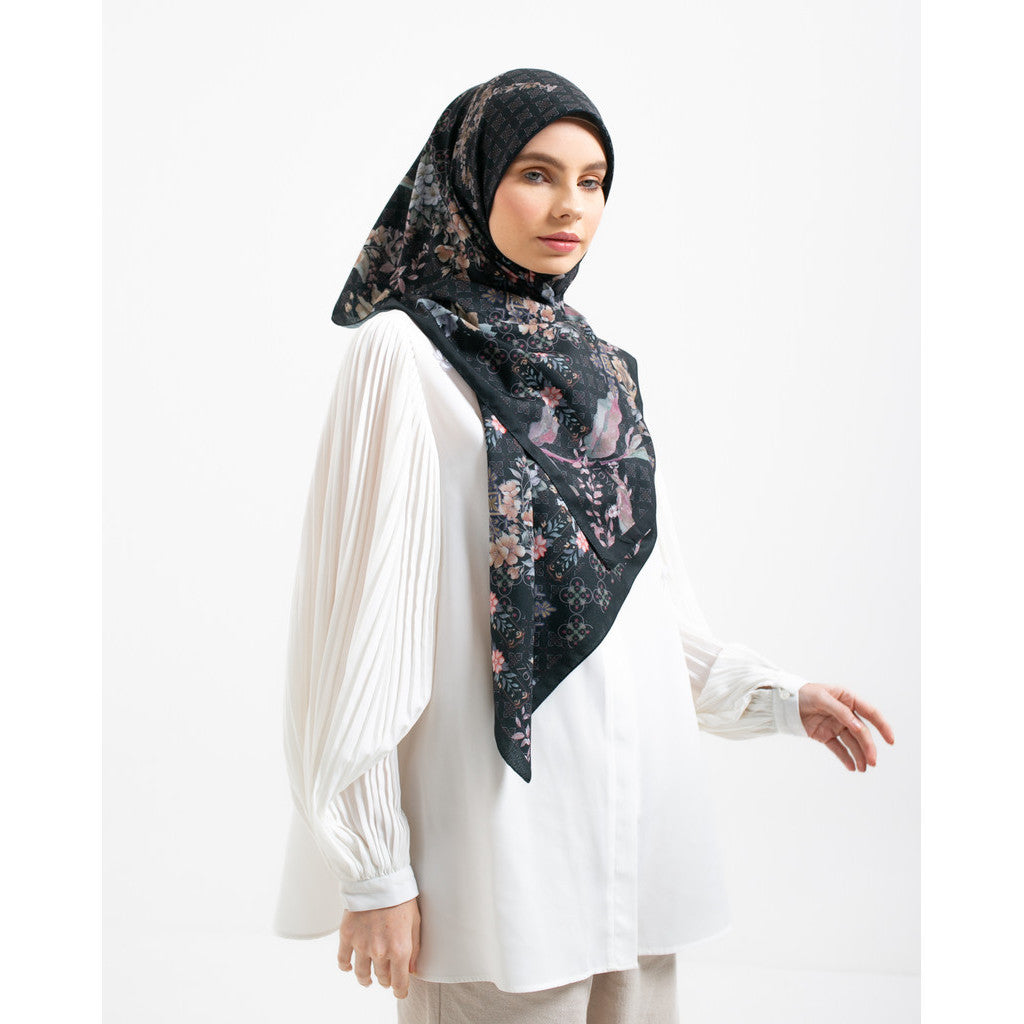 Zoya MALVINA Scarf - Kerudung Hijab Segiempat Motif With Box - Bahan Voal - Ukuran 110x110