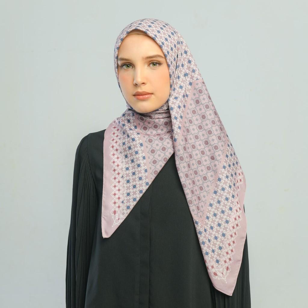 Zoya DEIVA Scarf Kerudung Hijab Segiempat Motif With Box Bahan Voal Ukuran 110x110