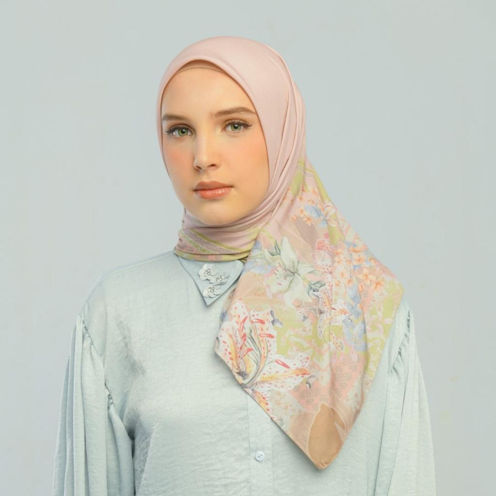 Zoya MALOVA Scarf Kerudung Hijab Segiempat Motif With Box Bahan Voal Ukuran 110x110