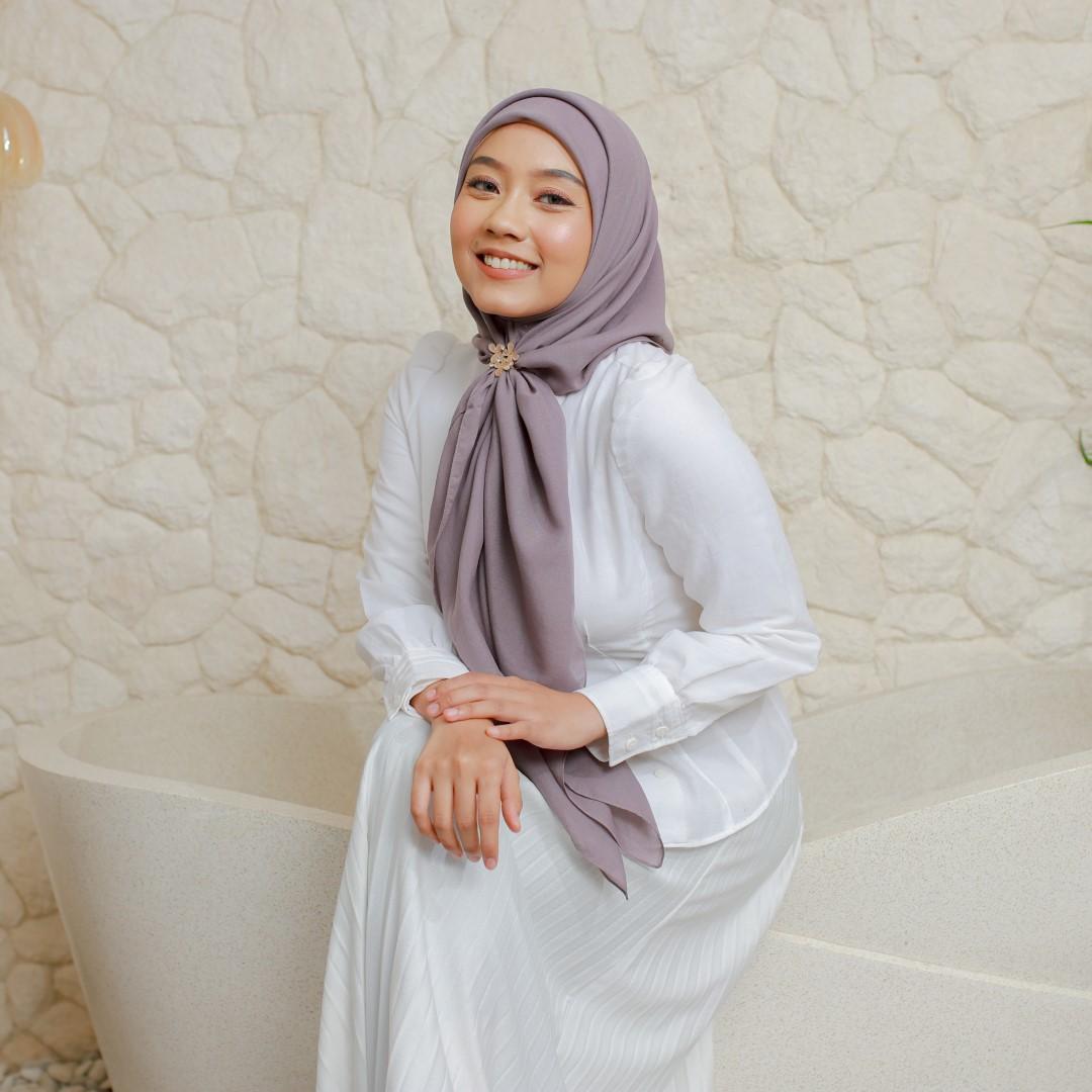 Zoya Kerudung Segi Empat Kamaniya Plain Scarf  Hijab Voal Muslim Square