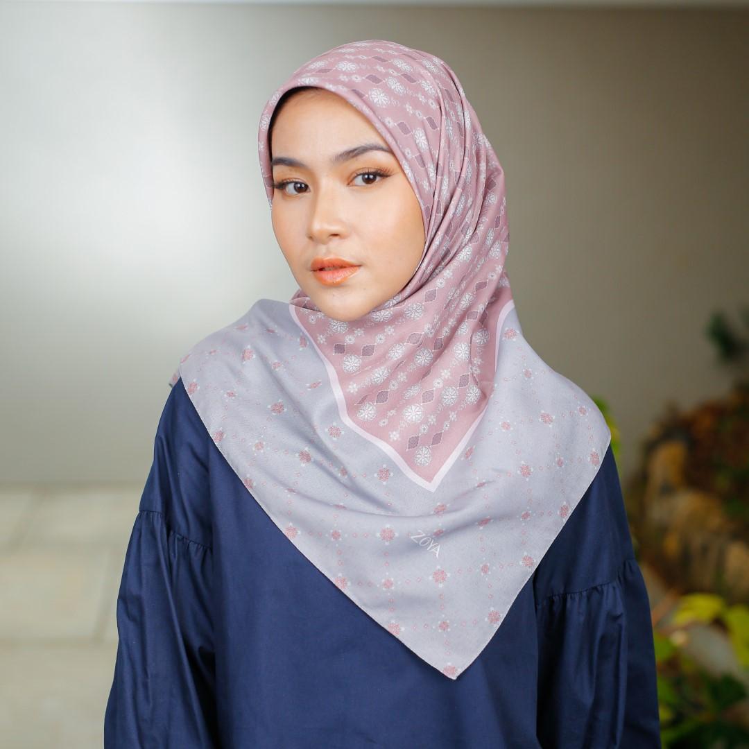 Zoya HELGA Scarf - Kerudung Hijab Segiempat Motif With Pouch - Bahan Voal - Ukuran 110x110