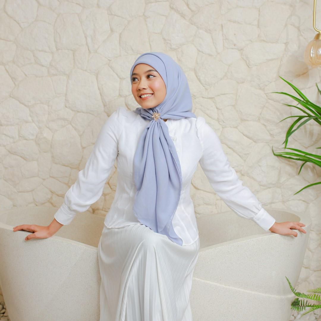 Zoya Kerudung Segi Empat Kamaniya Plain Scarf  Hijab Voal Muslim Square