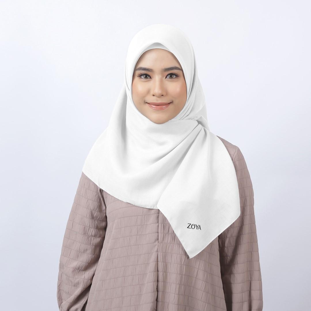 Zoya Kerudung Segi Empat Kamaniya Plain Scarf  Hijab Voal Muslim Square