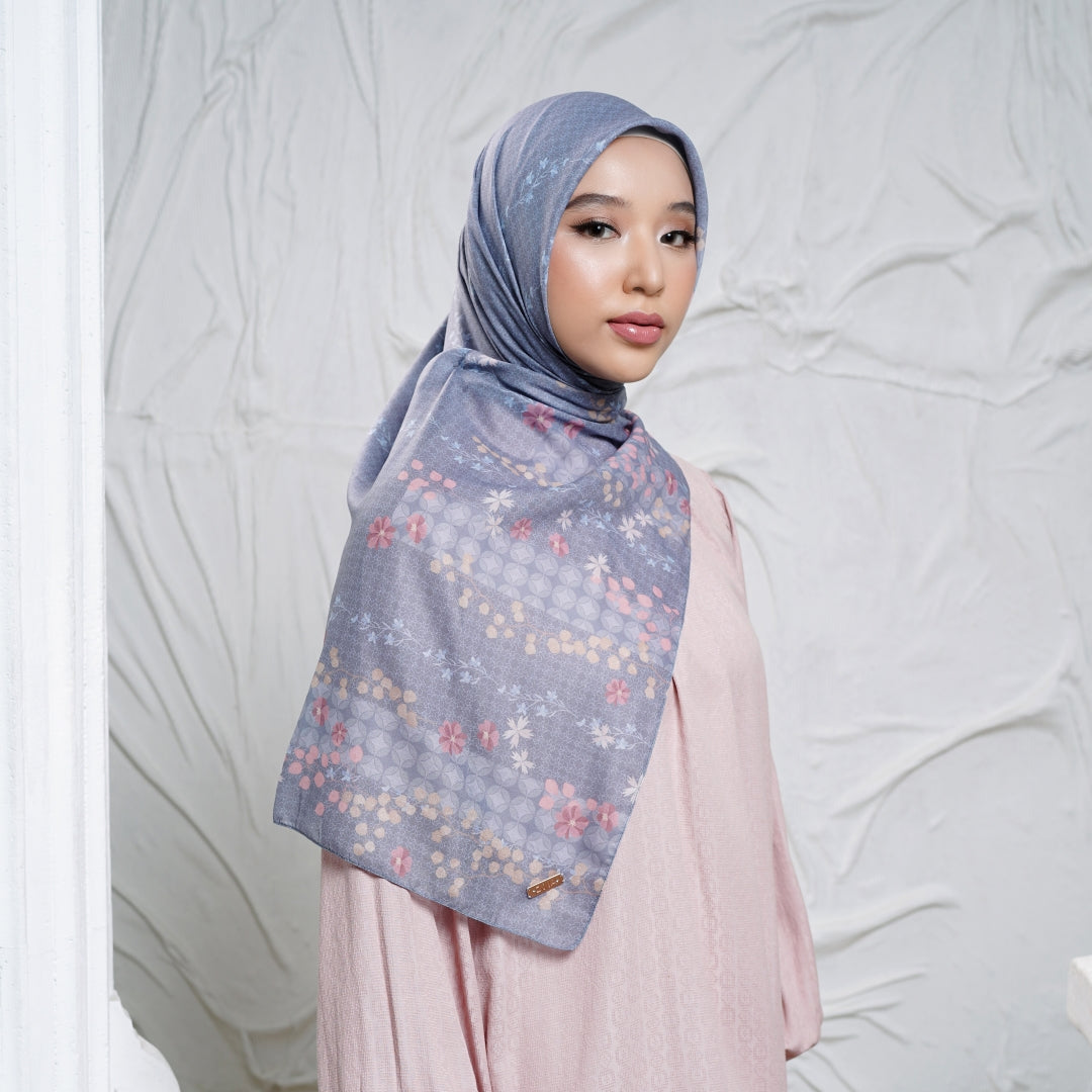 Zoya VIALOVA Scarf - Kerudung Hijab Segiempat Motif With BOX - Bahan Voal - Ukuran 115x115