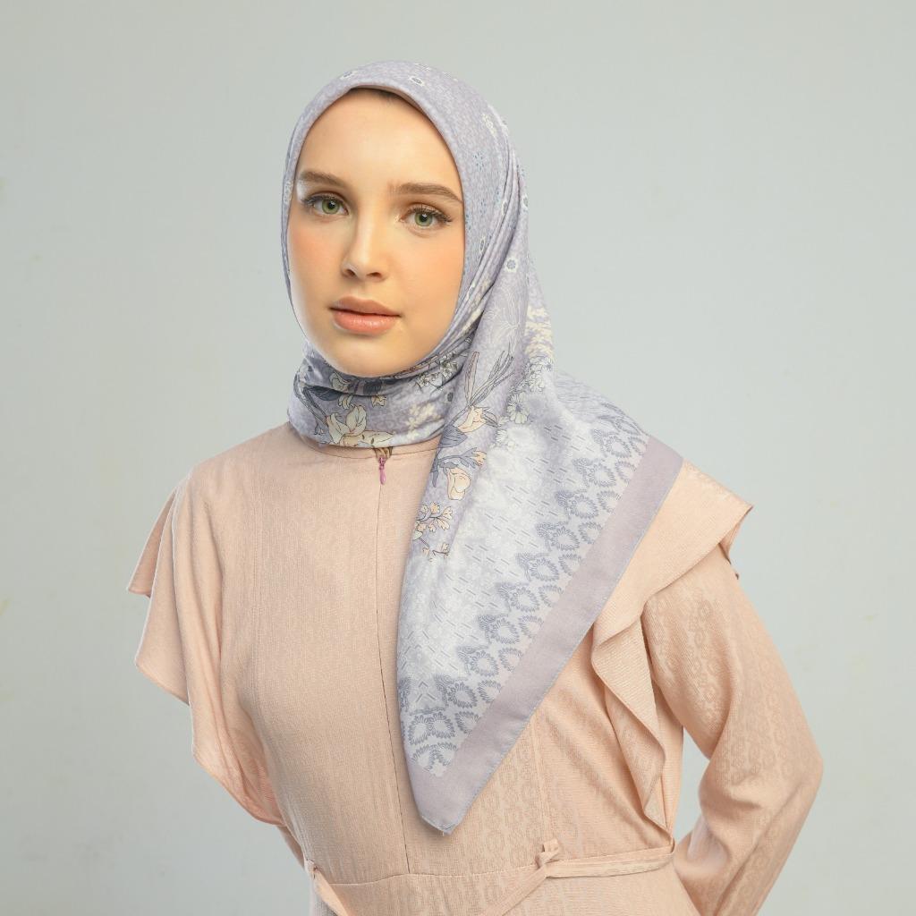 Zoya TARIANA Scarf Kerudung Hijab Segiempat Motif With Box Bahan Voal Ukuran 110x110