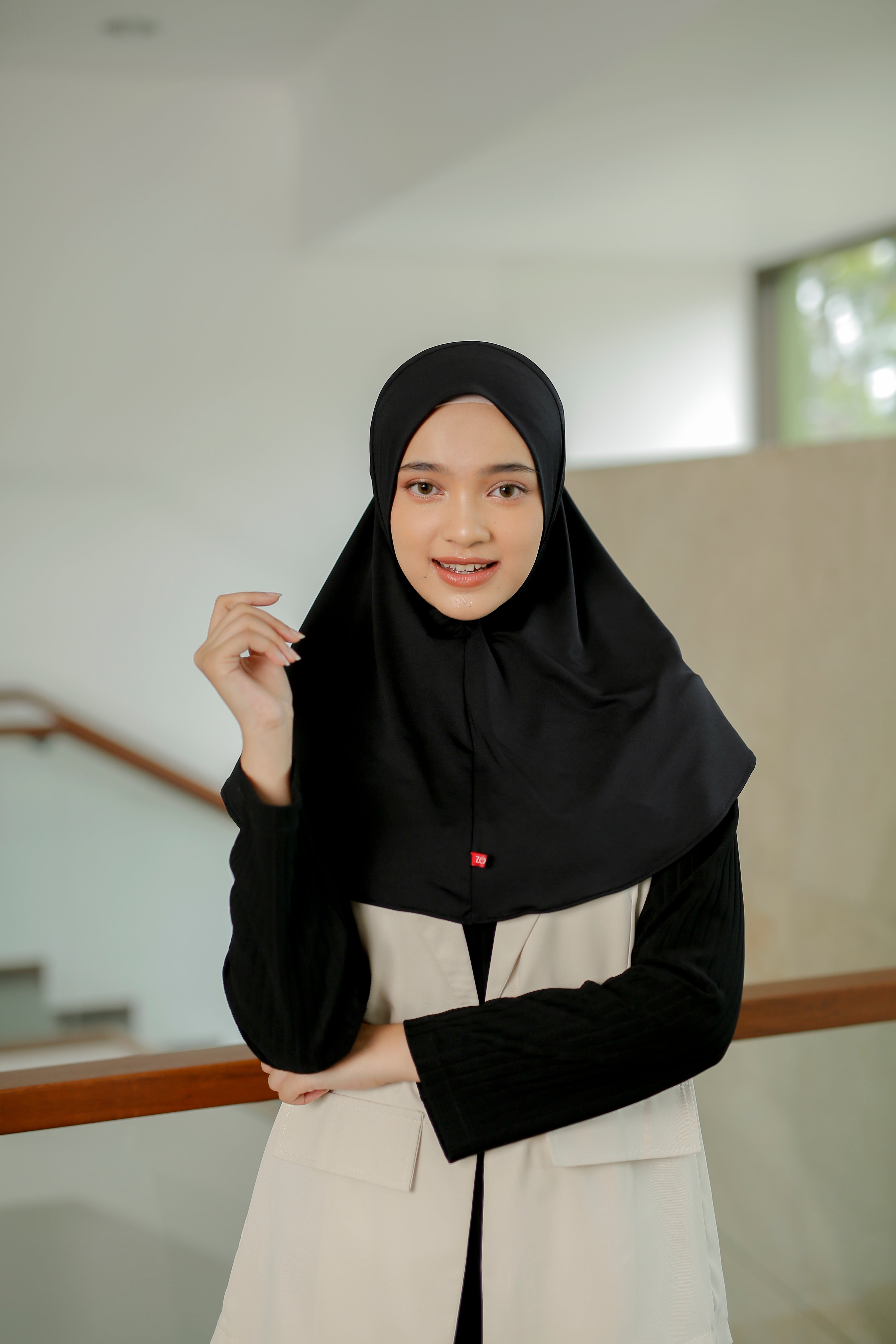 Zoya Bergo Sekolah Qiana Hijab Instant Lembut Dan Nyaman