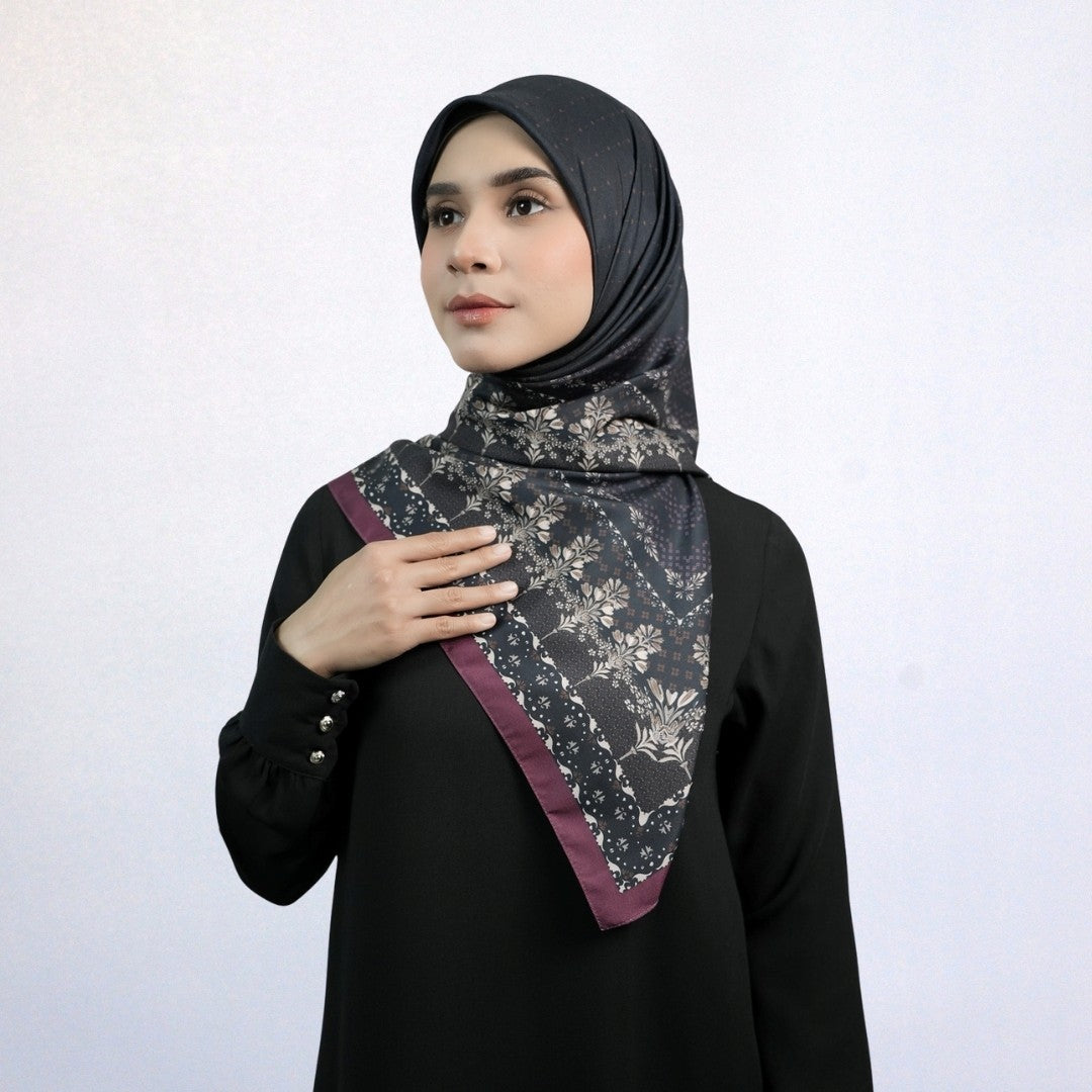 Zoya Hilya Print Scarf - Kerudung Hijab Segiempat Motif With Pouch Ziplock - Bahan Poly Fine