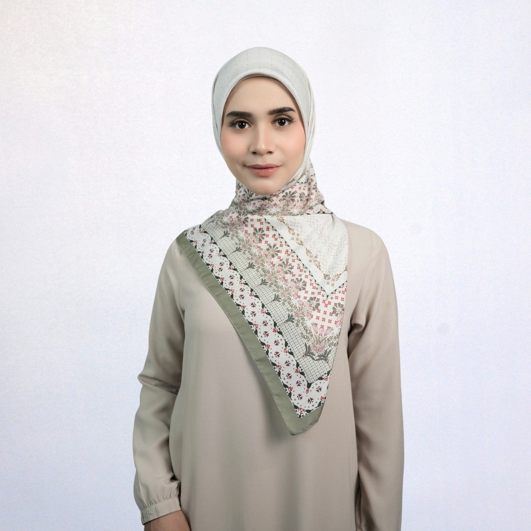 Zoya Hilya Print Scarf - Kerudung Hijab Segiempat Motif With Pouch Ziplock - Bahan Poly Fine