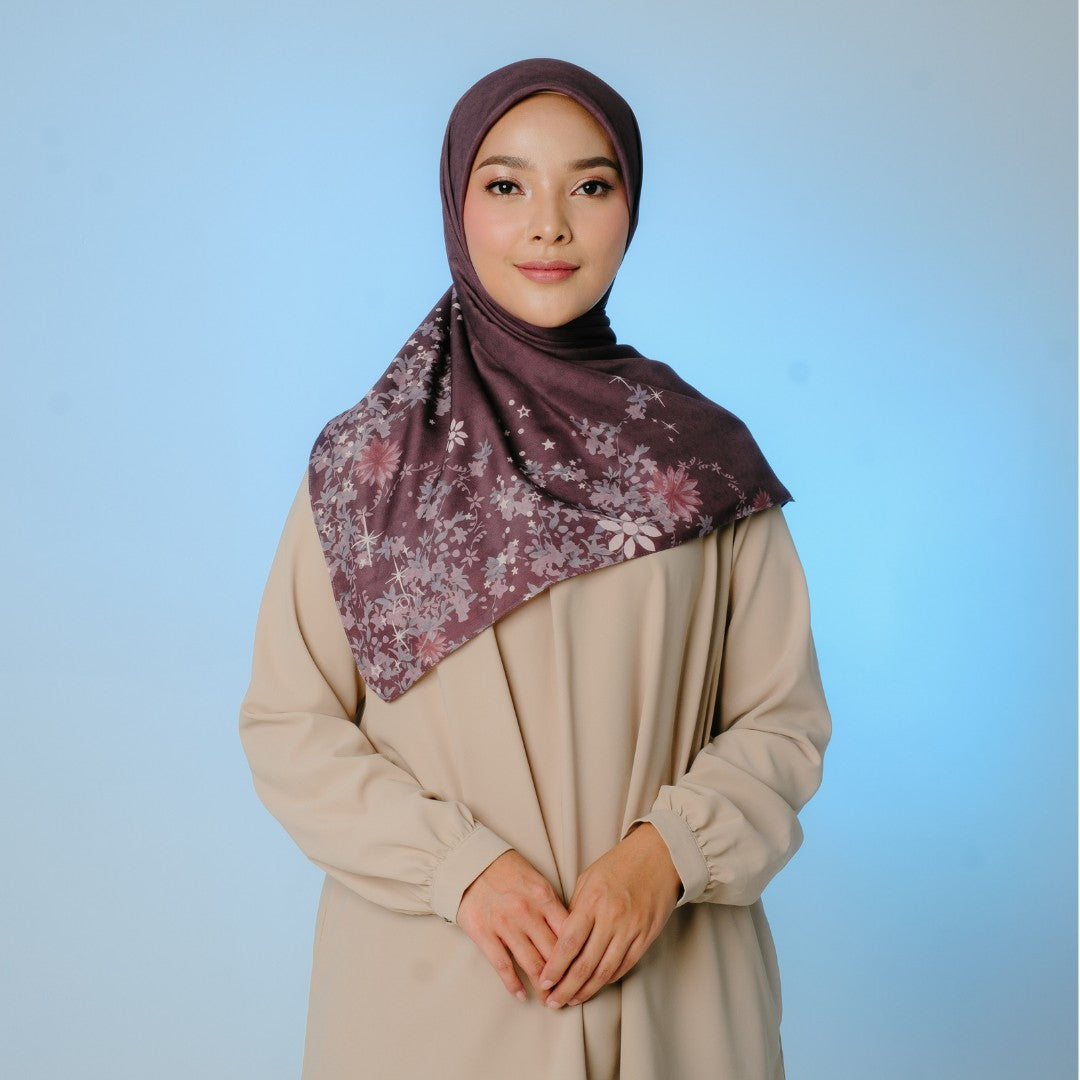 Zoya ZANIAH Scarf - Kerudung Hijab Segiempat Motif With Pouch Ziplock - Bahan Poly Fine - Ukuran 110x110