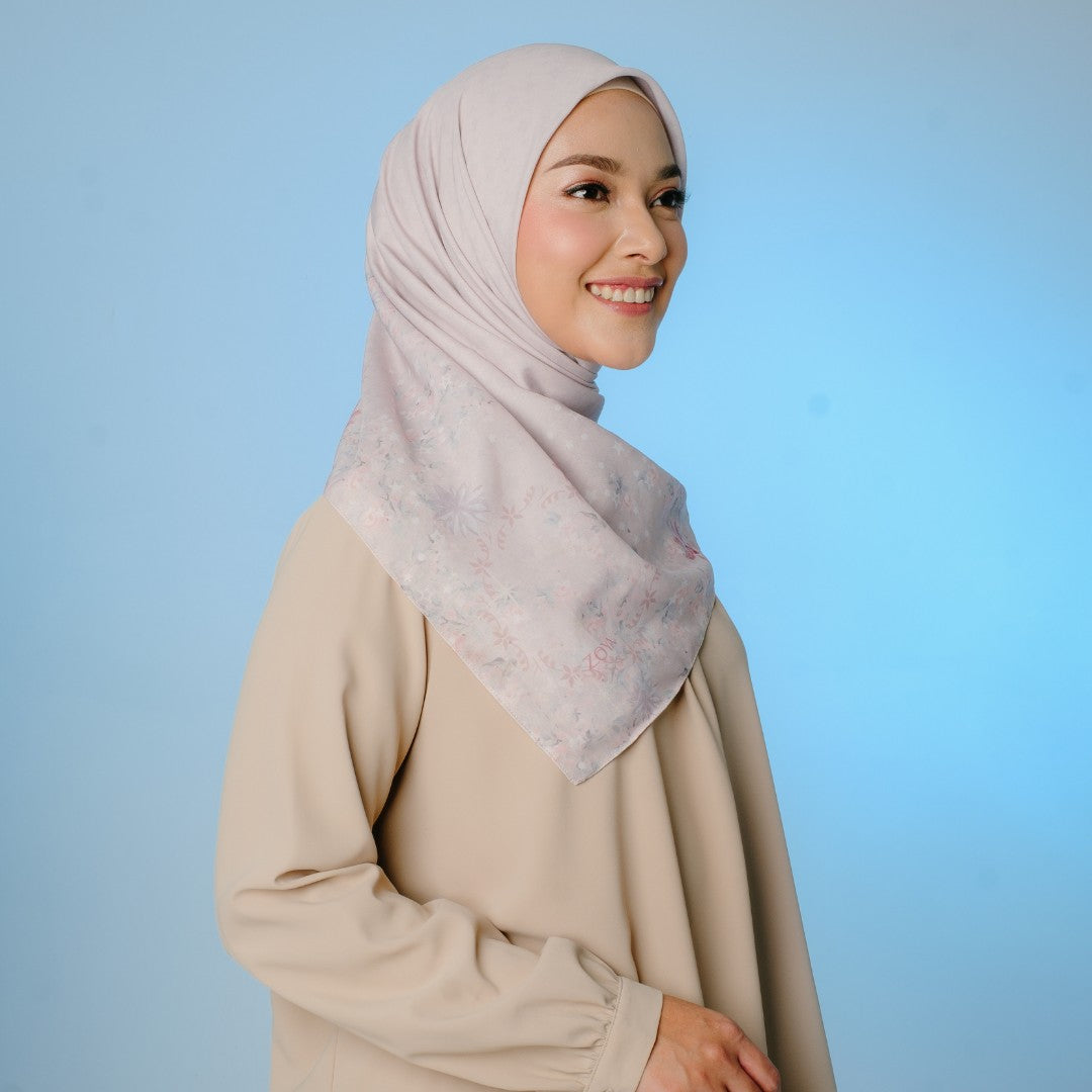 Zoya ZANIAH Scarf - Kerudung Hijab Segiempat Motif With Pouch Ziplock - Bahan Poly Fine - Ukuran 110x110