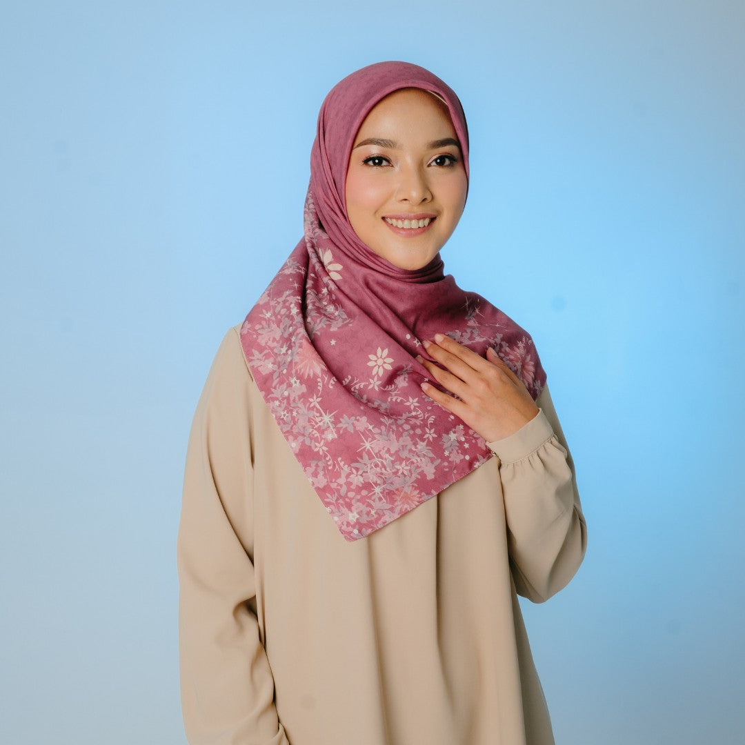 Zoya ZANIAH Scarf - Kerudung Hijab Segiempat Motif With Pouch Ziplock - Bahan Poly Fine - Ukuran 110x110