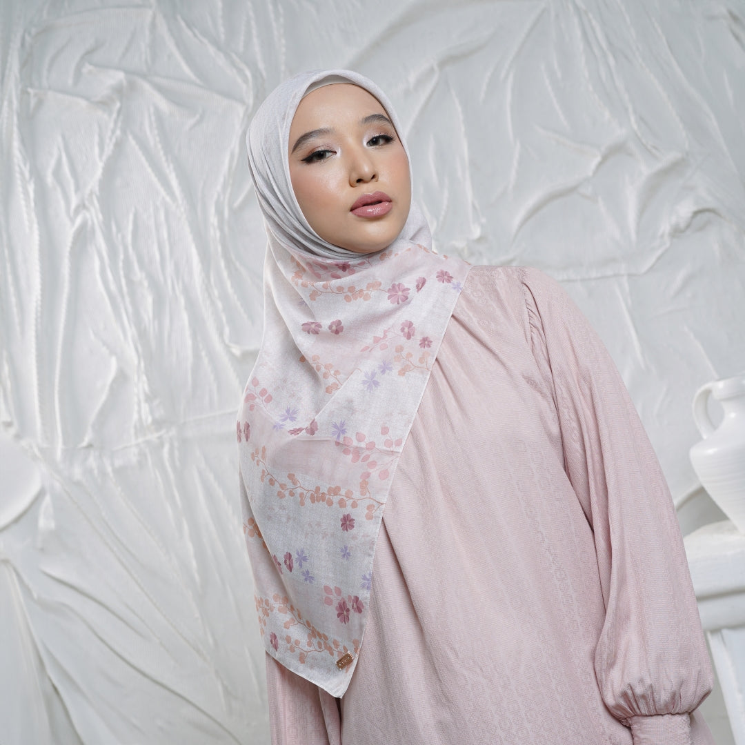 Zoya VIALOVA Scarf - Kerudung Hijab Segiempat Motif With BOX - Bahan Voal - Ukuran 115x115