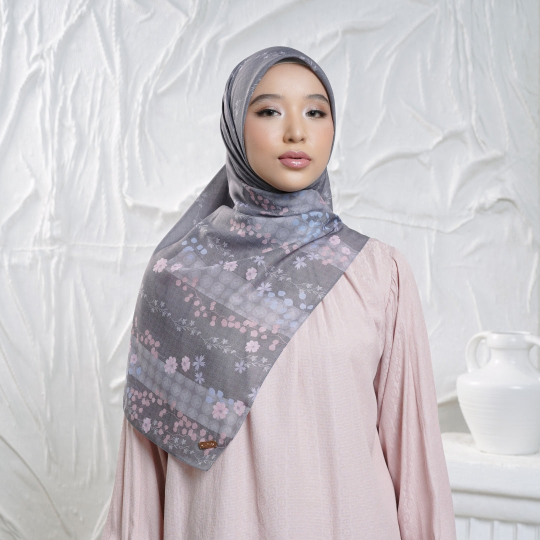 Zoya VIALOVA Scarf - Kerudung Hijab Segiempat Motif With BOX - Bahan Voal - Ukuran 115x115