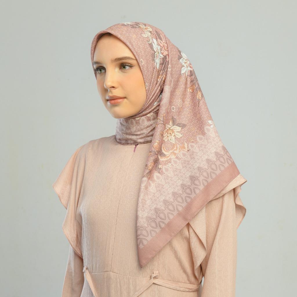 Zoya TARIANA Scarf Kerudung Hijab Segiempat Motif With Box Bahan Voal Ukuran 110x110