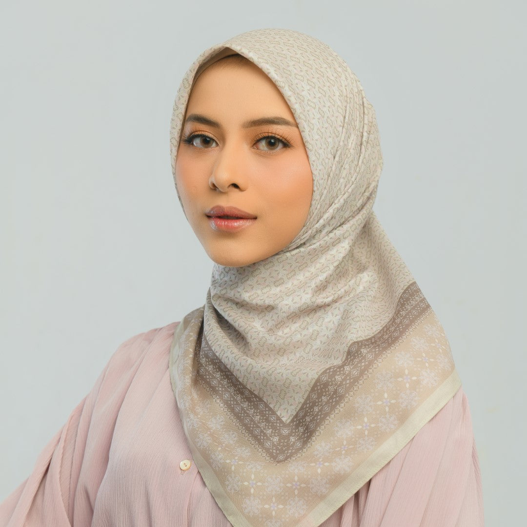 Zoya MARLA Scarf - Kerudung Hijab Segiempat Motif With Box - Bahan Voal - Ukuran 115x115