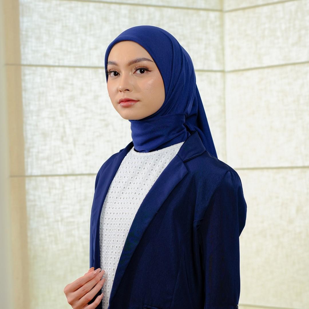 Zoya DENIA Plain Scarf Exclusive - Kerudung Hijab Segiempat Polos With BOX - Bahan Voal - Ukuran 115x115