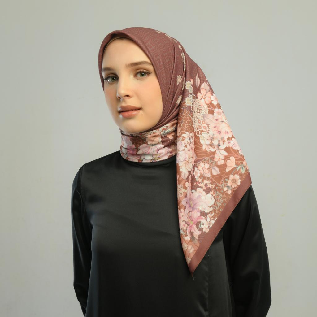 Zoya ZAIVA Scarf Kerudung Hijab Segiempat Motif With Box Bahan Voal Ukuran 110x110