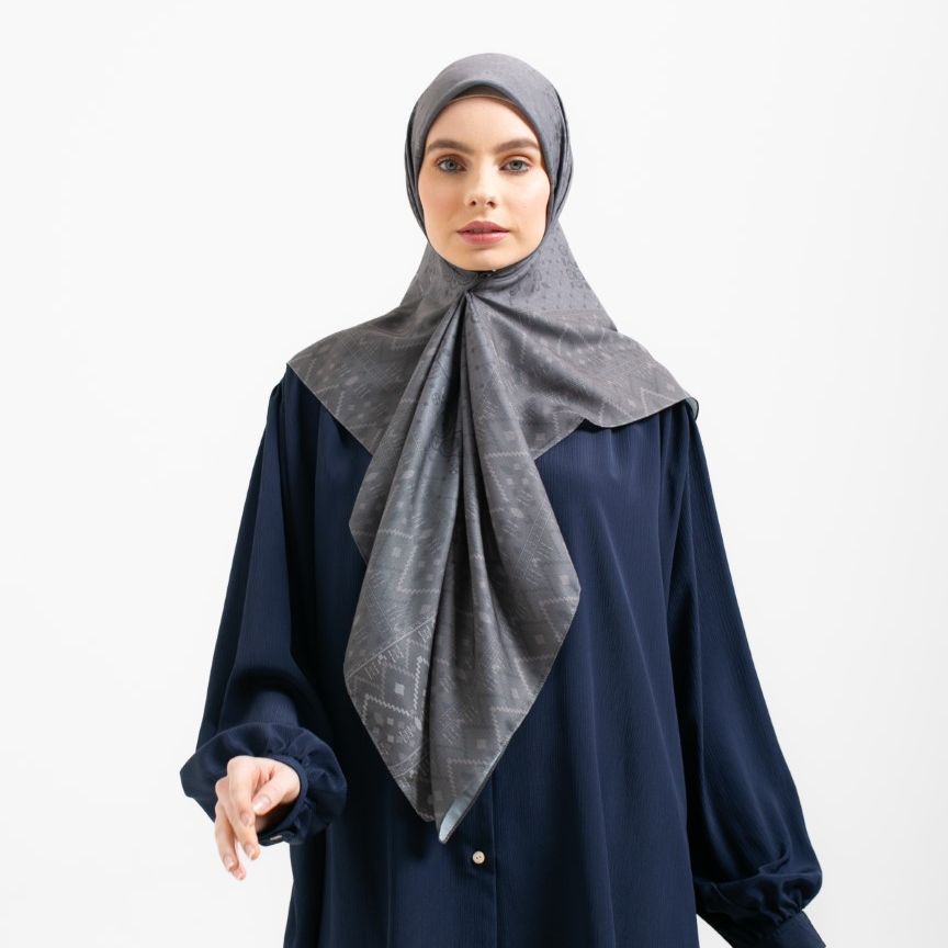 Zoya SANINDA Scarf - Kerudung Hijab Segiempat Motif With Pouch - Bahan Voal - Ukuran 110x110