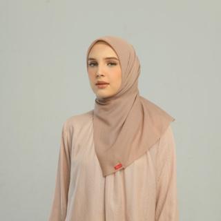 Kamalia Plain Scarf Hijab Segiempat Polos Bahan Paris Olive Ukuran 110 x 110 Muslim Square