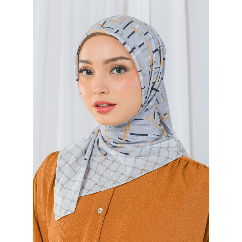 Zoya ZEVINA Scarf - Kerudung Hijab Segiempat Motif With Box - Bahan Voal - Ukuran 110x110