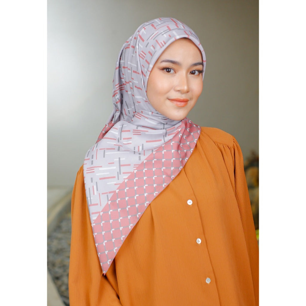 Zoya ZEVINA Scarf - Kerudung Hijab Segiempat Motif With Box - Bahan Voal - Ukuran 110x110