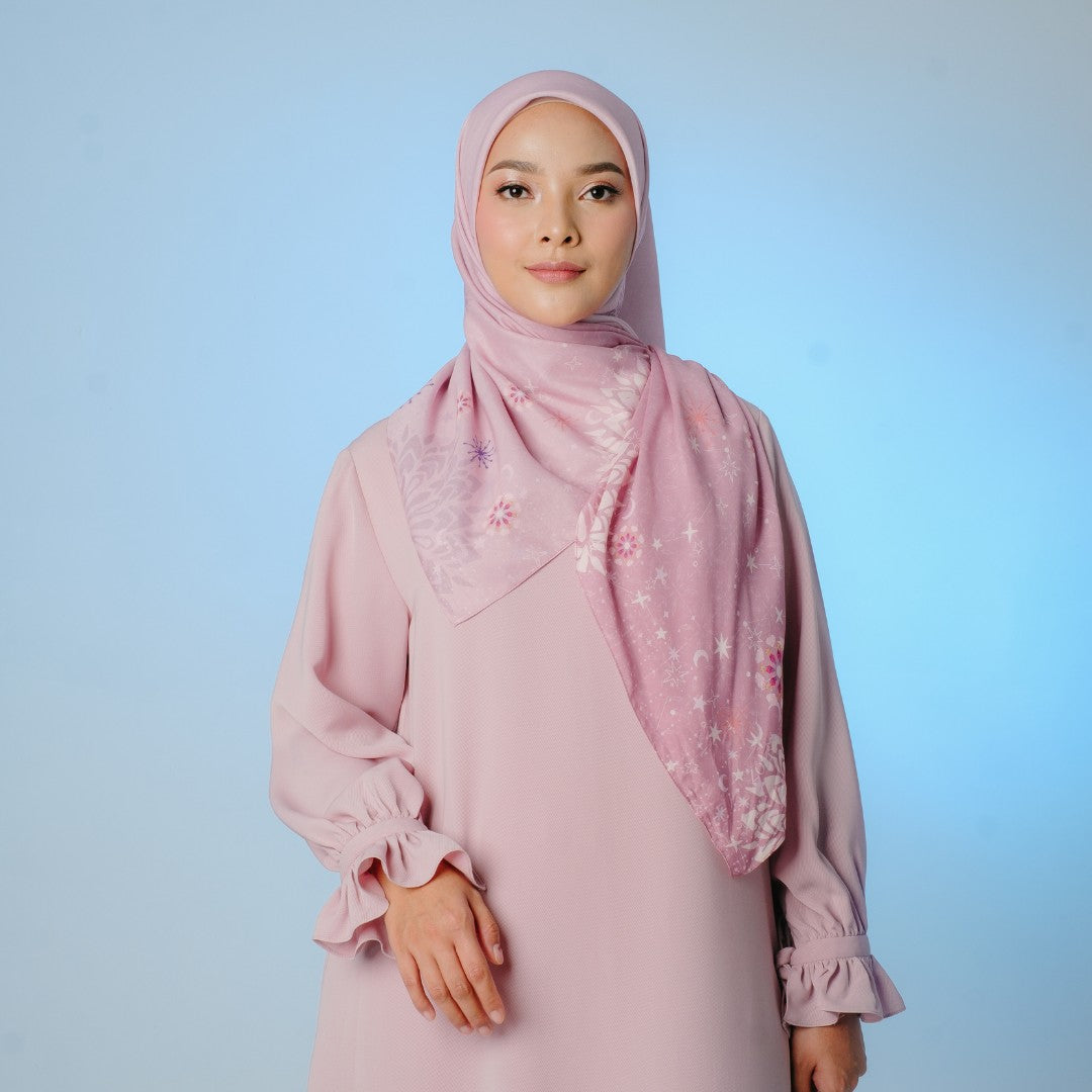 Zoya - DANICA Scarf - Kerudung Hijab Segiempat Motif With Pouch Ziplock - Bahan Poly Fine