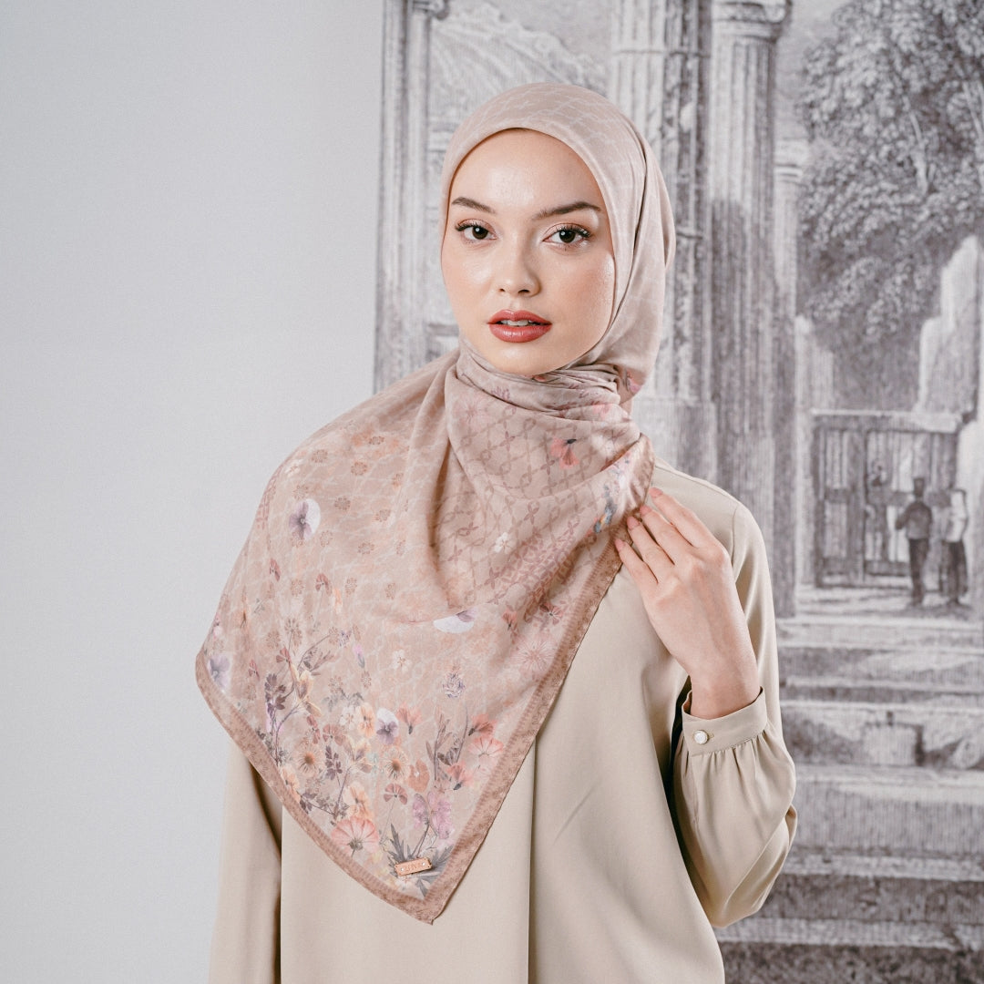 Zoya NAVULIA Scarf - Kerudung Hijab Segiempat Motif With BOX - Bahan Voal Premium - Ukuran 115x115
