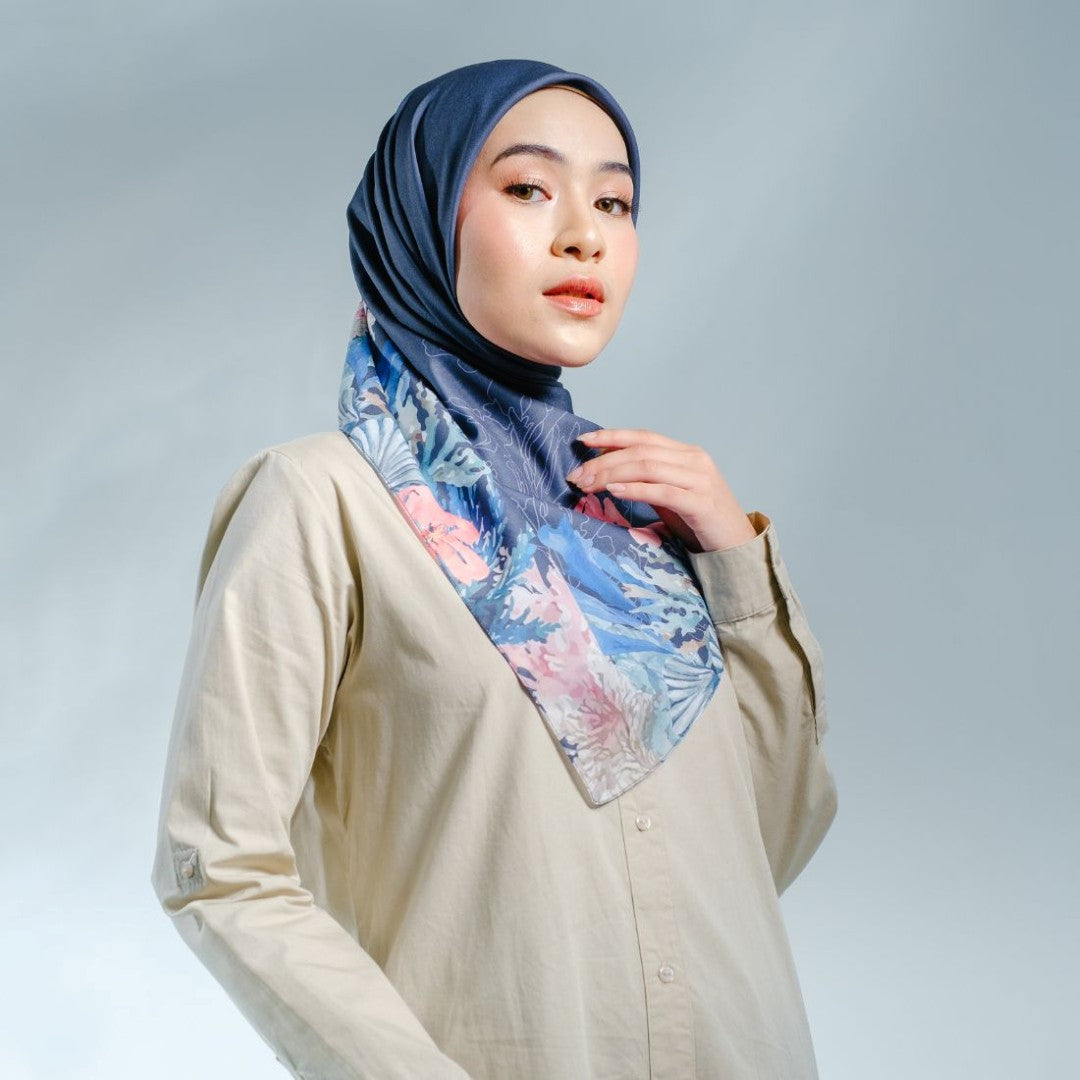 Zoya VESPERA Scarf - Kerudung Hijab Segiempat Motif With Pouch Ziplock - Bahan Poly Fine - Ukuran 110x110